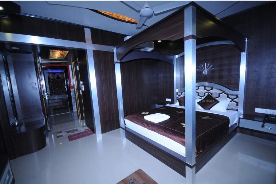Hotel Lake Palace 3*
